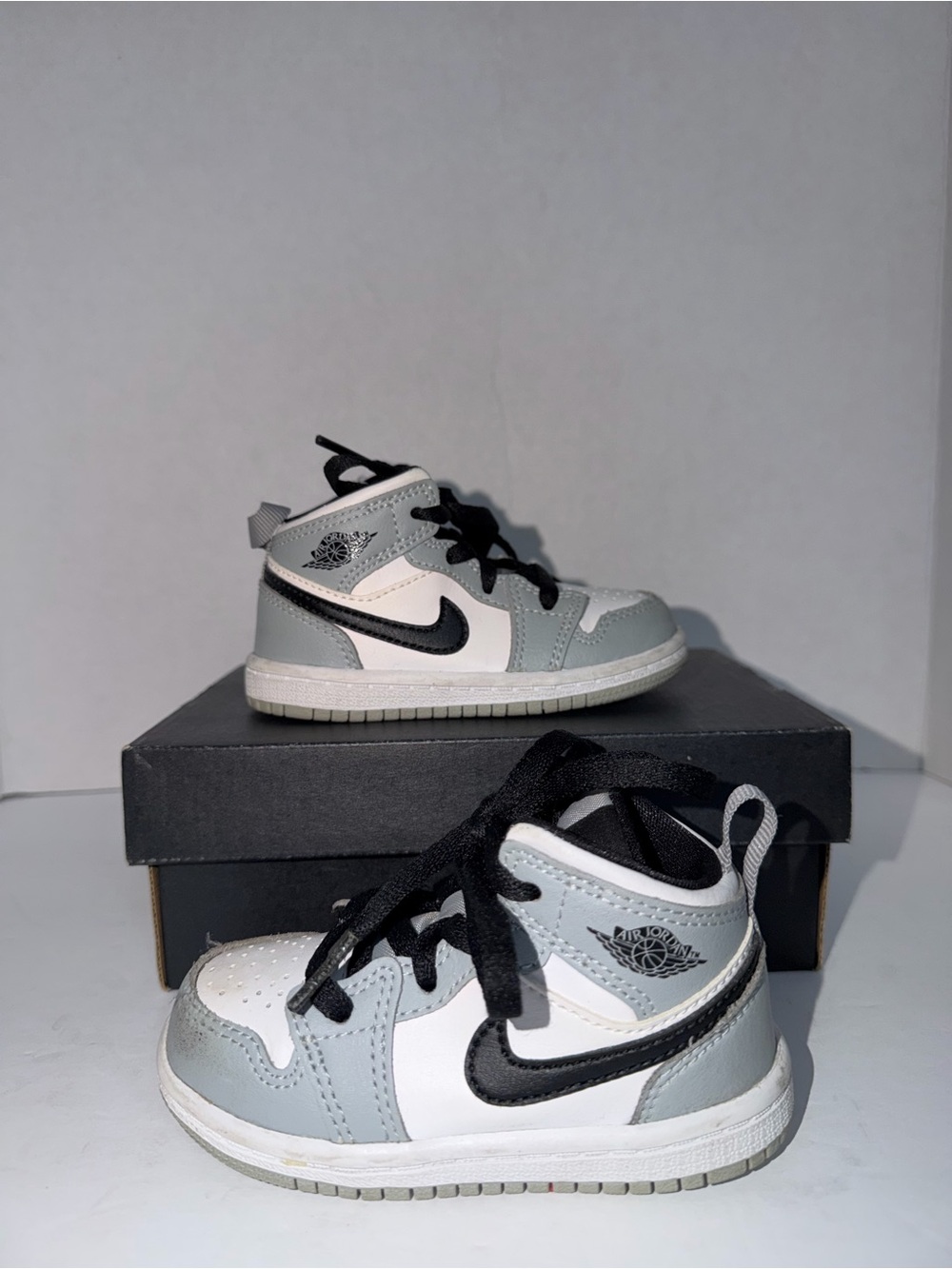 Jordan 1 Mid Toddler 6C Sneakers In Light Smoke Grey/Black/White 640735 092